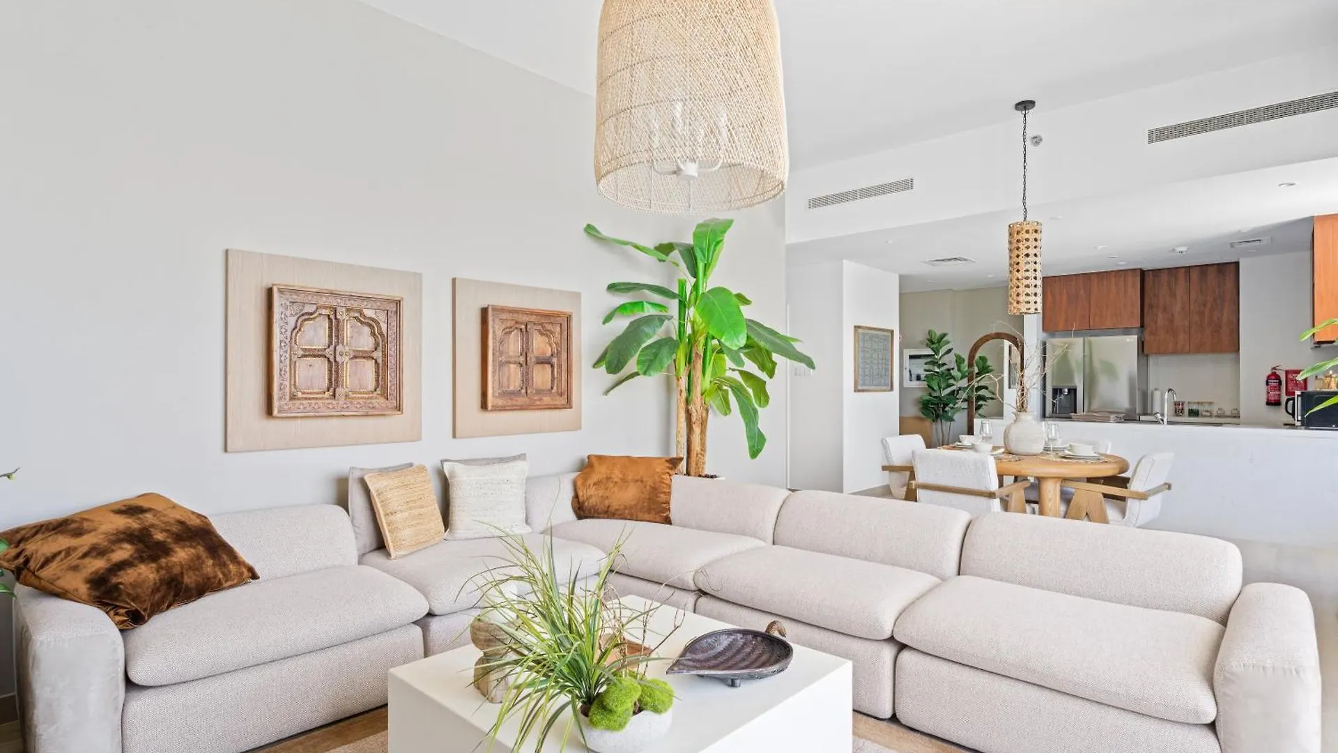Ocean View 2Br With A Pool & Gym, 2 Min To Beach Dubai Apartment